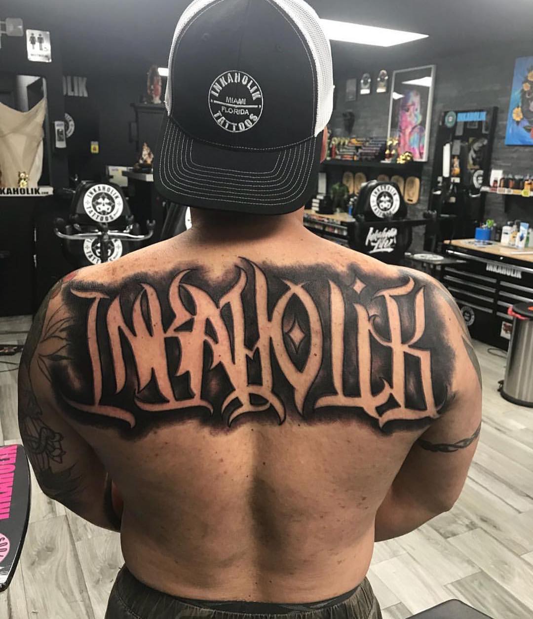 police dans le style du tatouage de la vieille école. alphabet pour les  tatouages. lettres de, image size:1080x1254